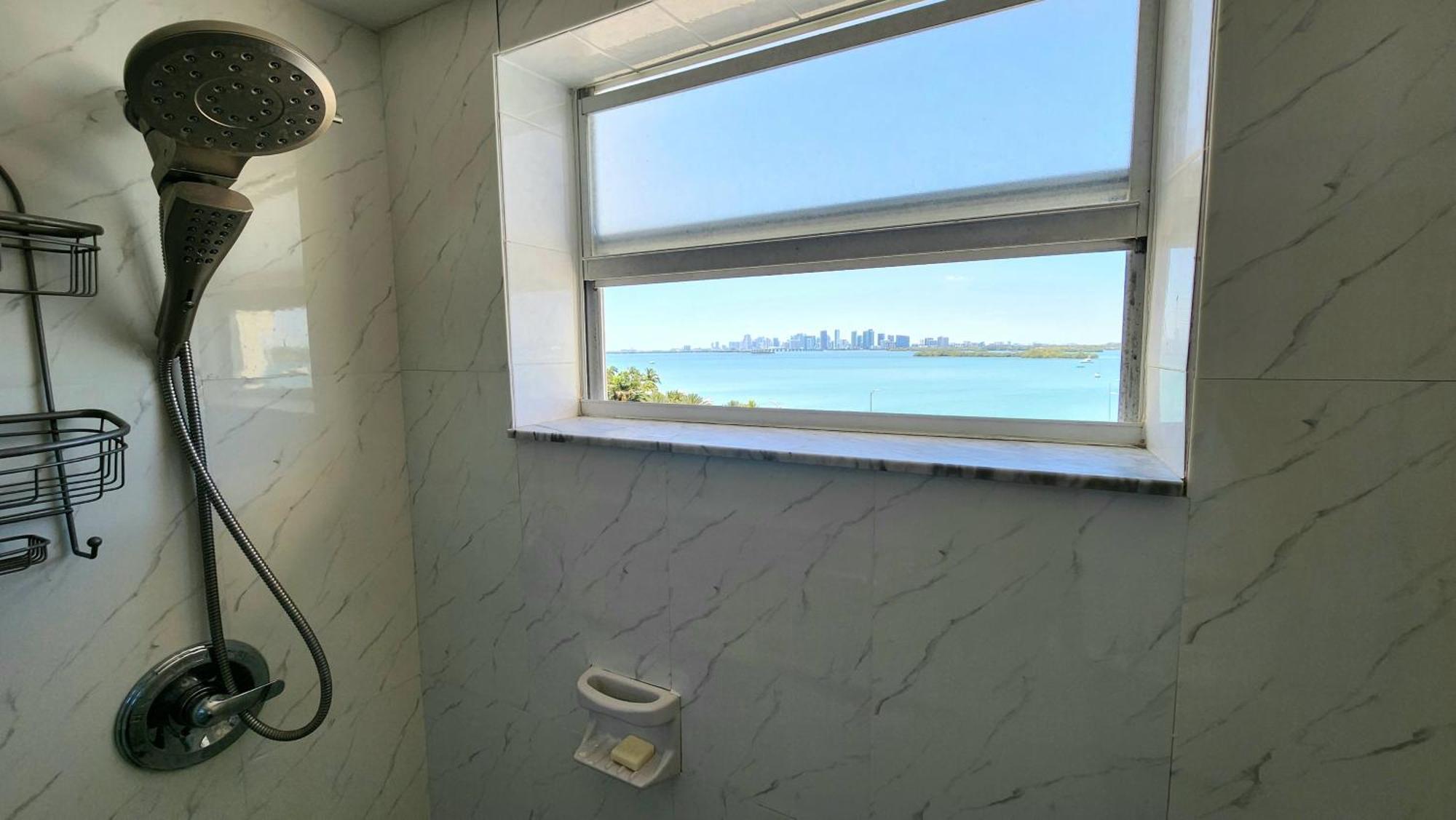 Bayfront Apartment Breathtaking Views- One Bedroom W Balcony- Living Room -Free Parking Miami Beach Buitenkant foto