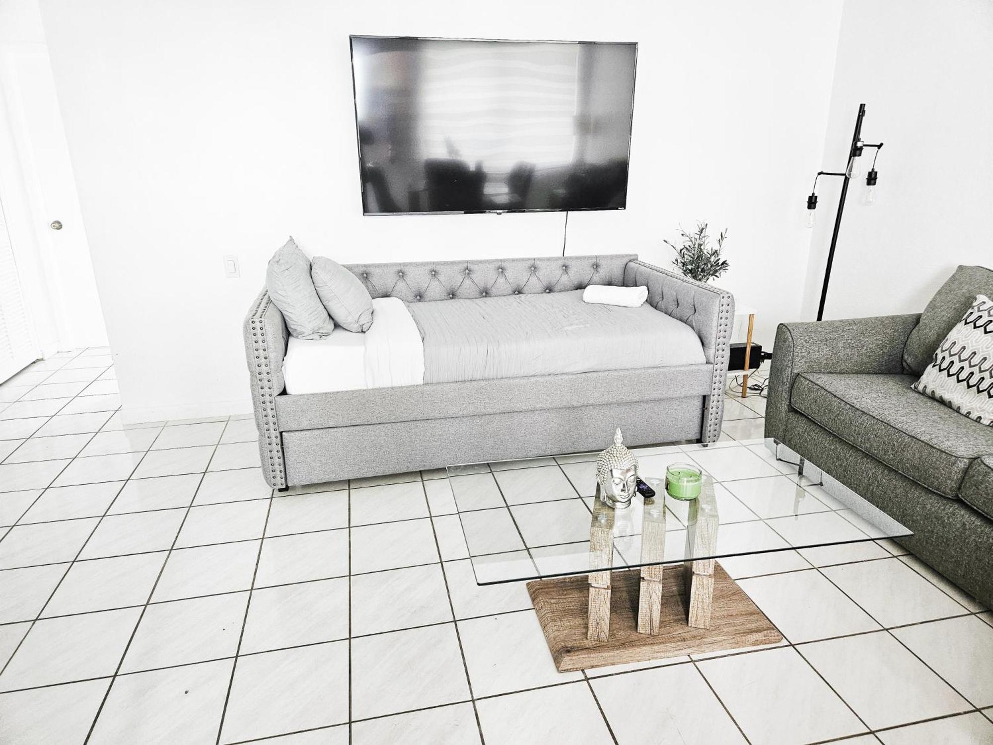 Bayfront Apartment Breathtaking Views- One Bedroom W Balcony- Living Room -Free Parking Miami Beach Buitenkant foto