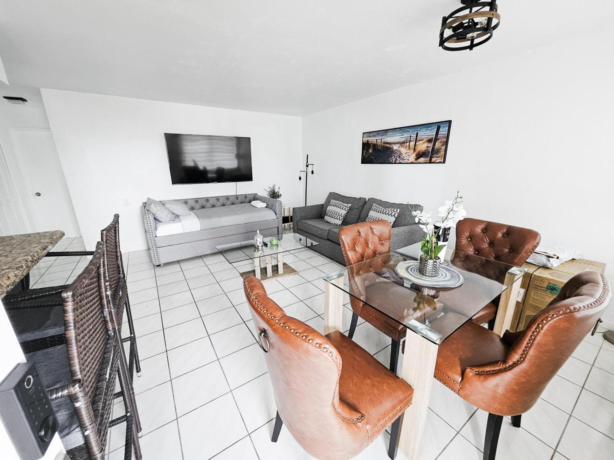 Bayfront Apartment Breathtaking Views- One Bedroom W Balcony- Living Room -Free Parking Miami Beach Buitenkant foto